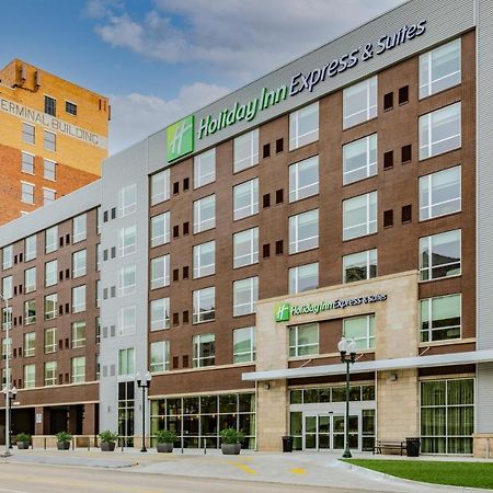 Holiday Inn Express & Suites - Lincoln Downtown By Ihg Εξωτερικό φωτογραφία