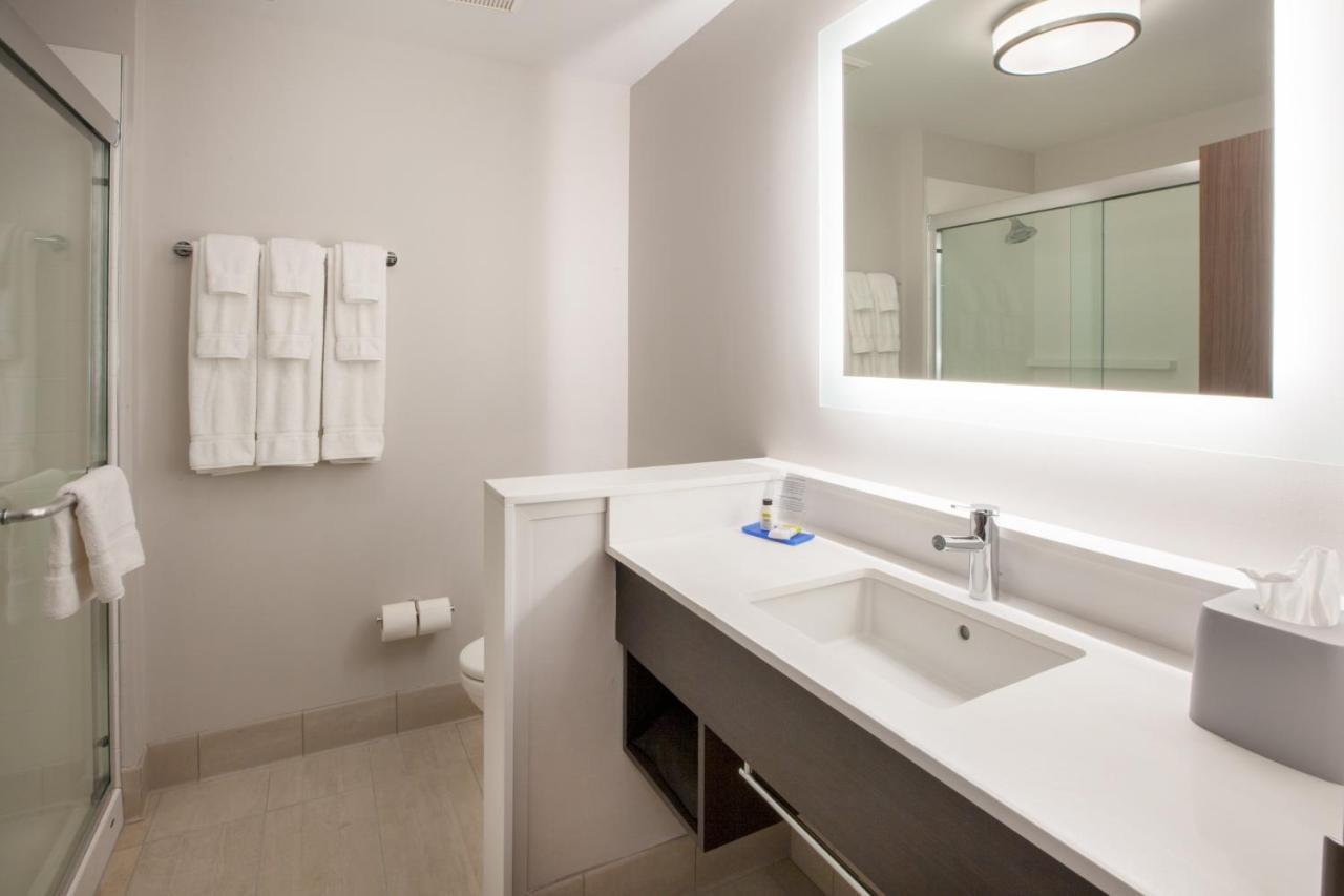 Holiday Inn Express & Suites - Lincoln Downtown By Ihg Εξωτερικό φωτογραφία