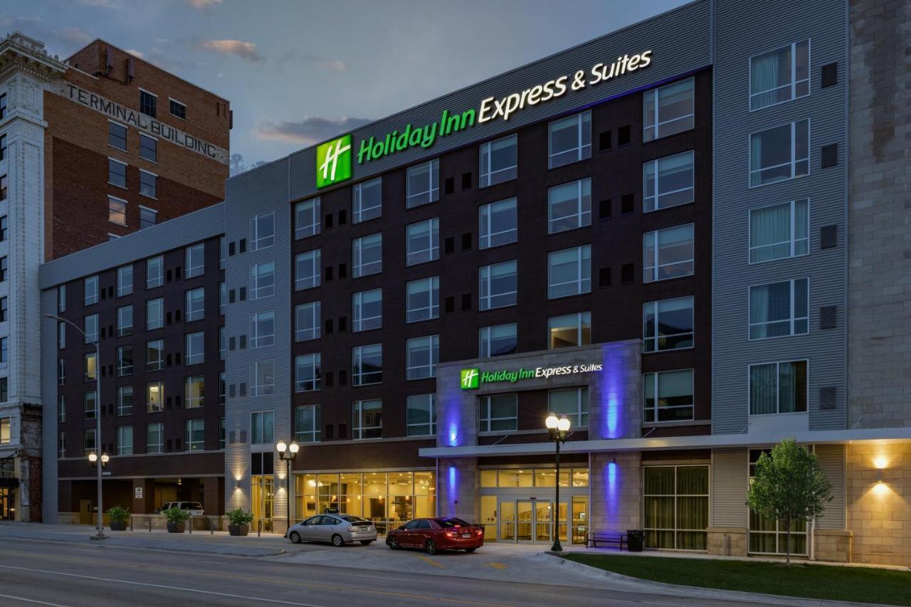 Holiday Inn Express & Suites - Lincoln Downtown By Ihg Εξωτερικό φωτογραφία