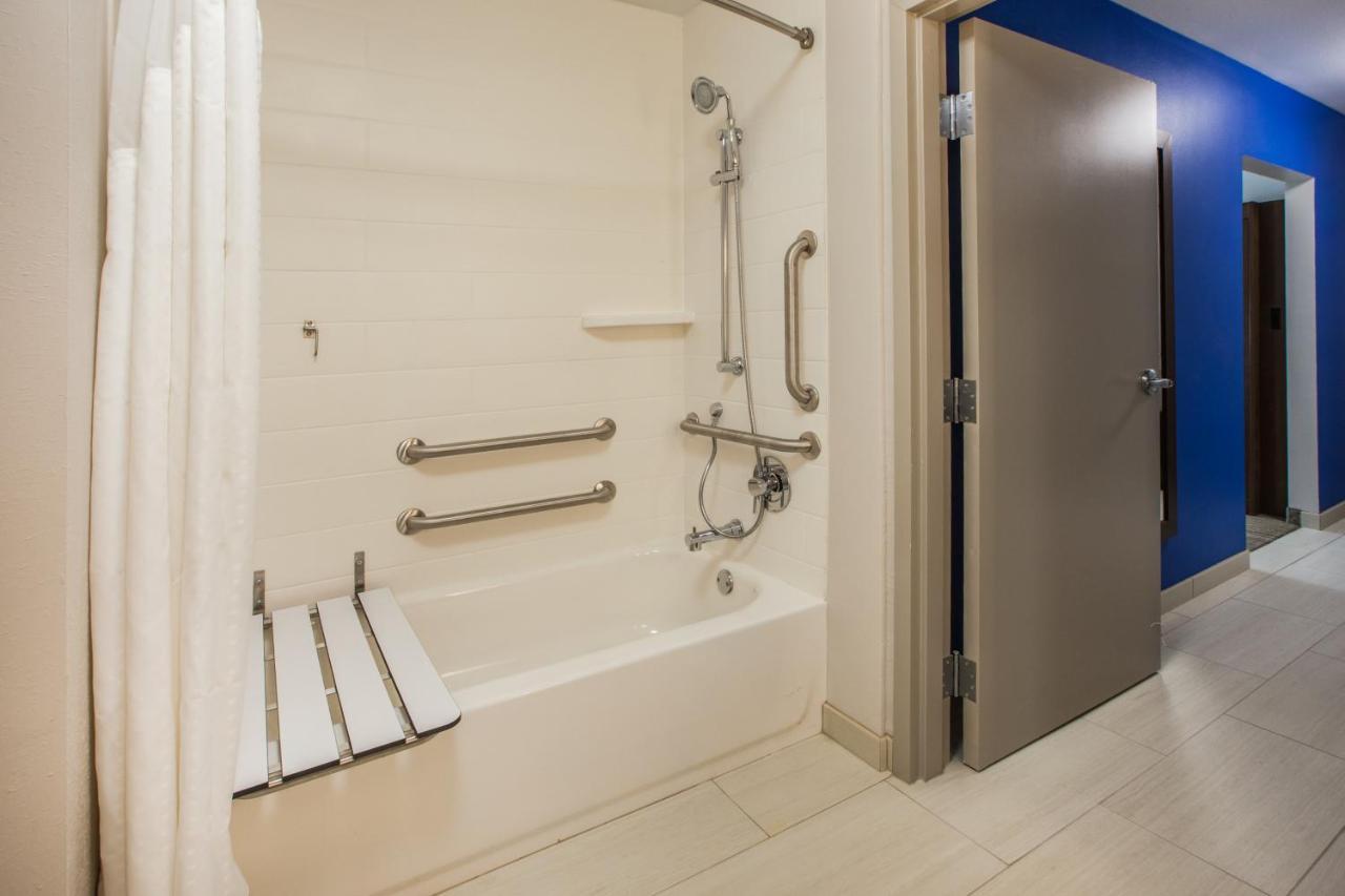 Holiday Inn Express & Suites - Lincoln Downtown By Ihg Εξωτερικό φωτογραφία