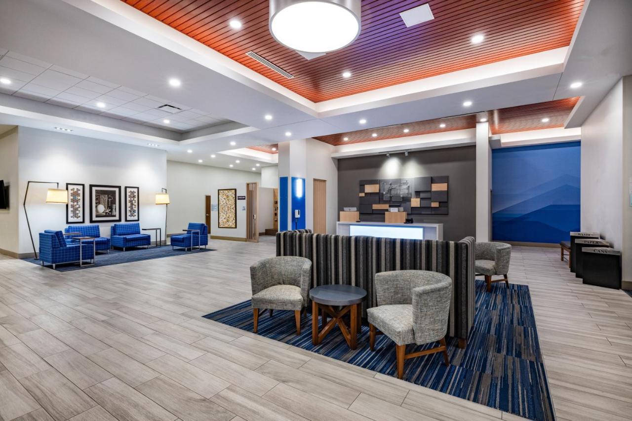 Holiday Inn Express & Suites - Lincoln Downtown By Ihg Εξωτερικό φωτογραφία