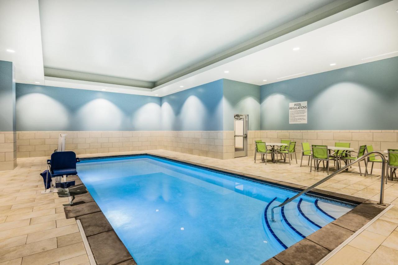 Holiday Inn Express & Suites - Lincoln Downtown By Ihg Εξωτερικό φωτογραφία