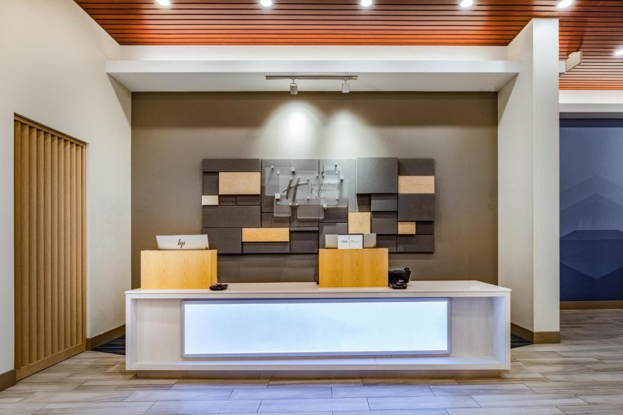 Holiday Inn Express & Suites - Lincoln Downtown By Ihg Εξωτερικό φωτογραφία